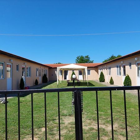 Krimski Bungalows Bjala Exteriér fotografie