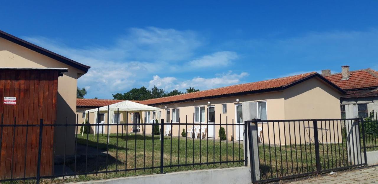 Krimski Bungalows Bjala Exteriér fotografie